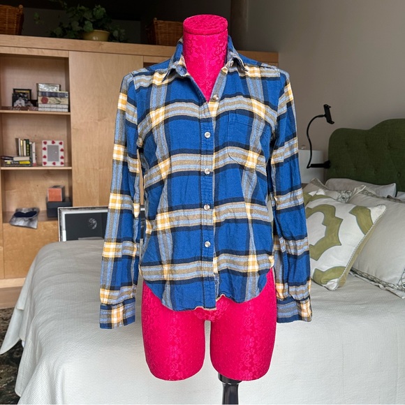 A&F Fall Varsity Flannel - Picture 2 of 5